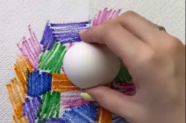 Нельзя красить яйца фломастерами и маркерами