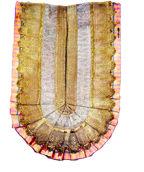 Изю - нагрудное украшение татарок из шелковых и позументных лент. XIX век