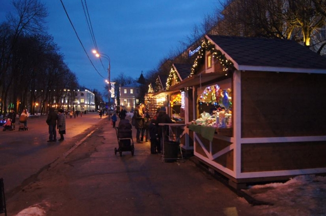 Рождественская ярмарка в центре Смоленска.