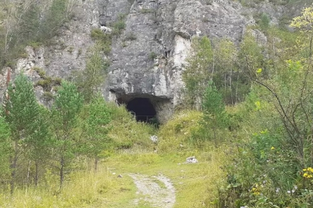 Денисова пещера находится на возвышенности – в 28 м над рекой