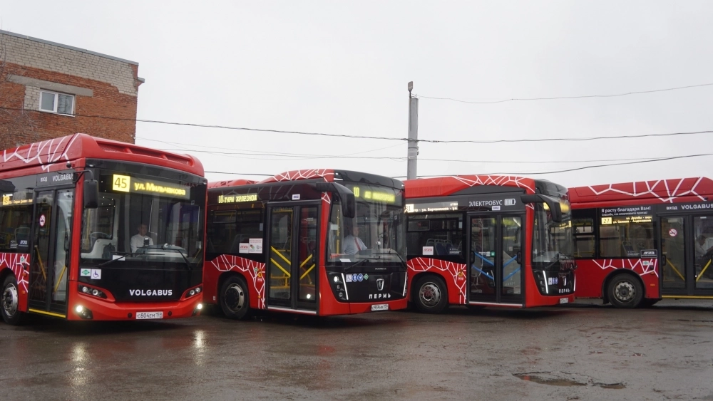 По новым контрактам перевозчики должны закупить в общей сложности 442 новых автобуса