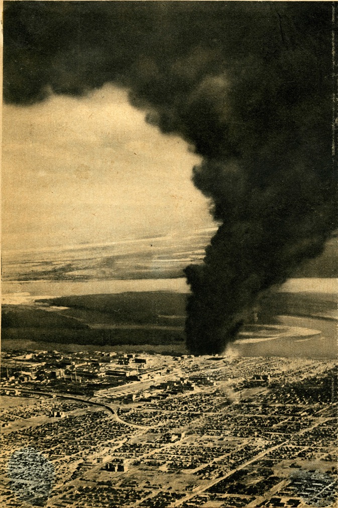 Пожар вблизи крупнейших заводов Сталинграда