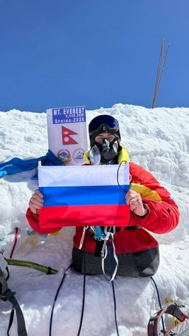 Рустам на вершине мира.