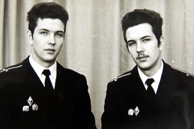 Александр Геращенко (слева) с братом Виталием сделали этот снимок в 1982 году в первые дни службы на Северном флоте.