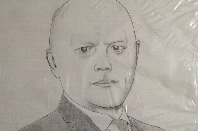 Портрет главы региона нарисовала омская студентка. 