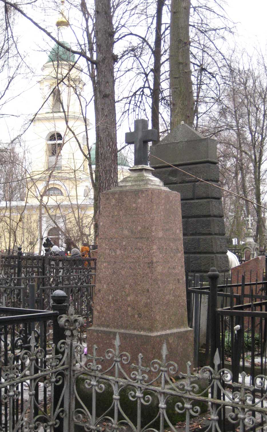 Могила Фёдора Толстого на Ваганьковском кладбище
