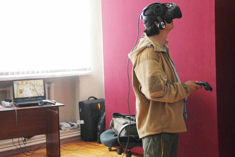 На VR-экскурсии залы Эрмитажа можно осмотреть со всех сторон.