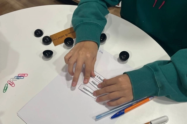 Рискнув, капитан мог достать из лототрона бонус или штраф для всей команды.