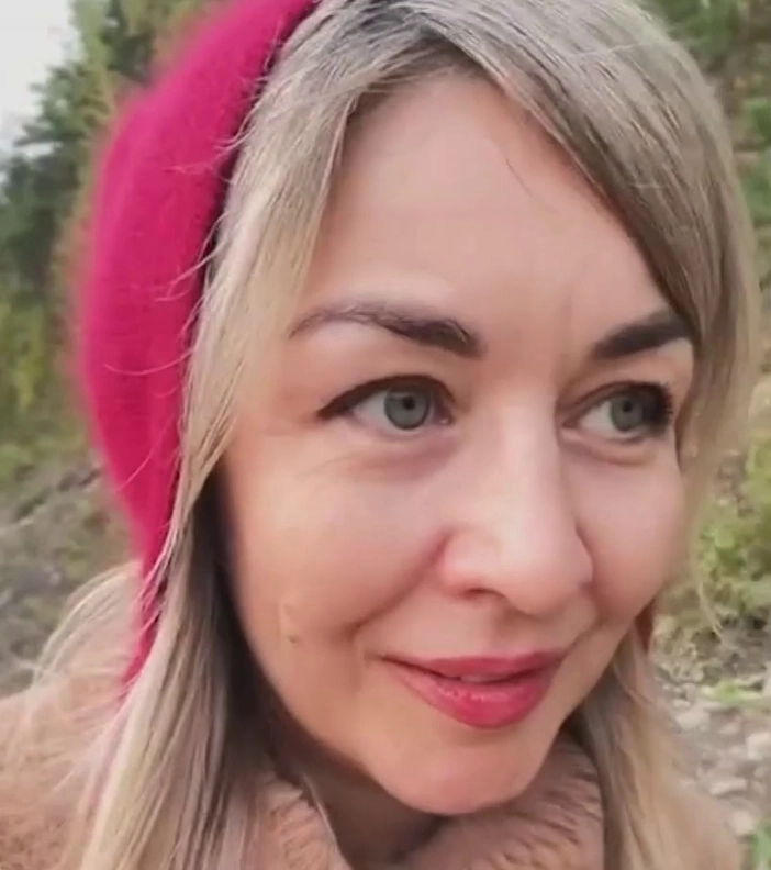 В видео Ирина сетовала на то, что не может заплатить своему работнику.