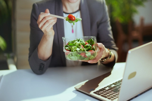 Офисное кресло – враг: сидячая работа равно геморрой?