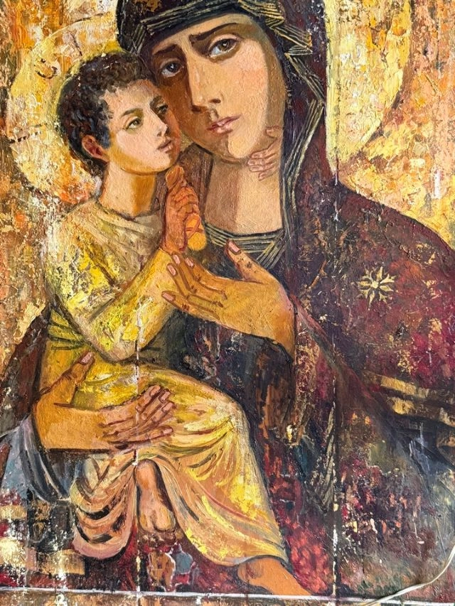 Особое место в творчестве Юрия занимает иконопись.