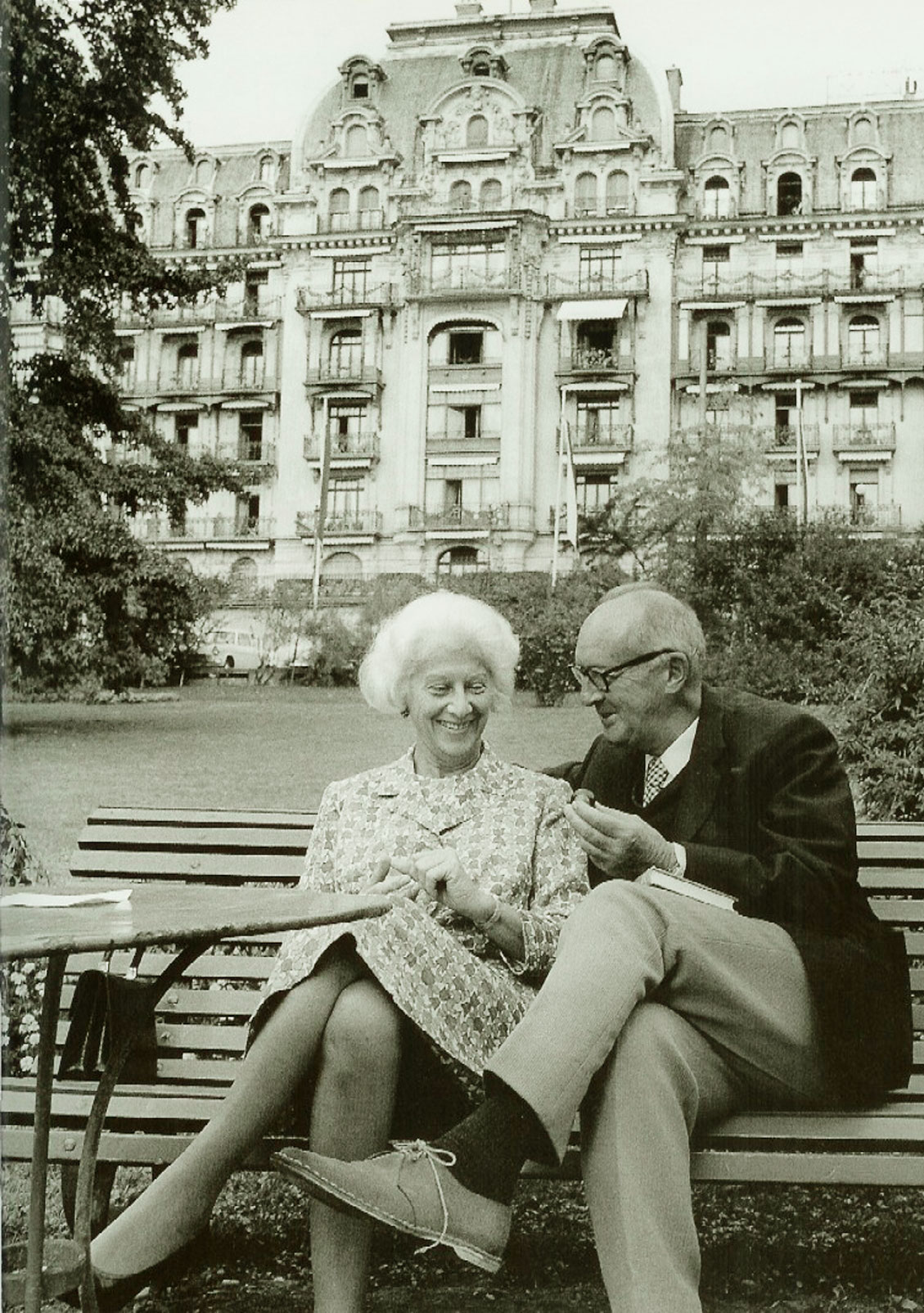 Владимир Набоков с супругой Верой Слоним в швейцарском отеле Le Montreux Palace