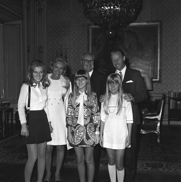 Тур с женой Ивонн и дочерьми у президента Италии Д. Сарагата, 1969 г.