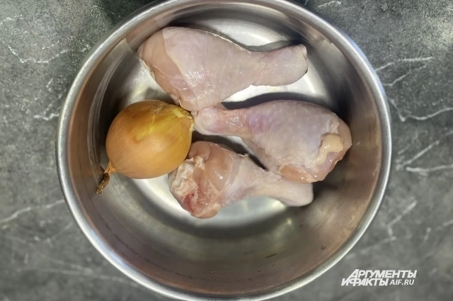 Лучшее мясо для куриного супа — голень.