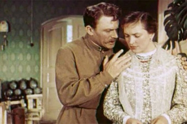 Сергей Лукьянов и Клара Лучко в фильме «Кубанские казаки». 1950 г.