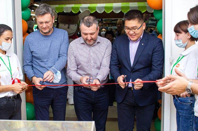 Открытие первого совместного салона МегаФон и Xiaomi в Уфе