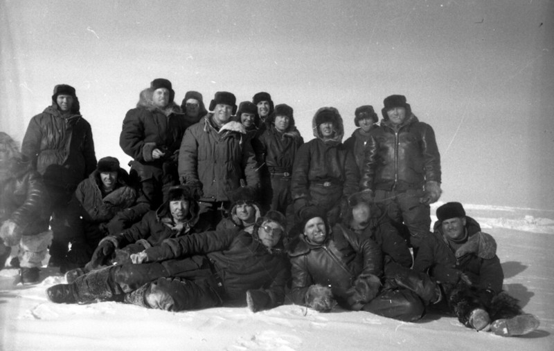 Групповой портрет участников 3-й Советской антарктической экспедиции. 1958 г.