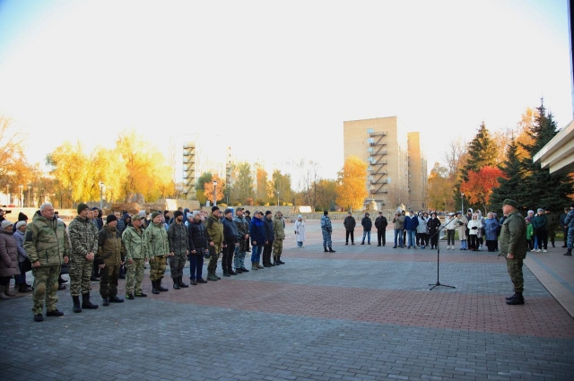 «Вы нужны городу, вы нужны вашим семьям. Каждый из вас для нас дорог. Мы будем ждать вас! Мы верим в вас! Мы гордимся вами!», - сказал Наиль Магдеев. 