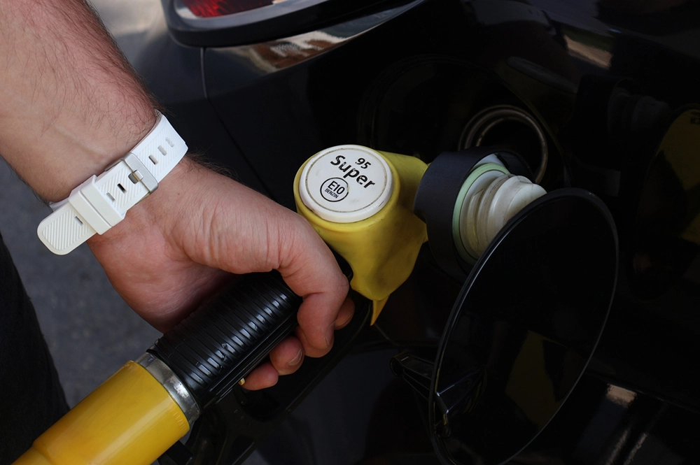 Топливо E10 на АЗС.