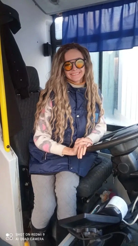 женщины выбирают профессию водителя автобуса 