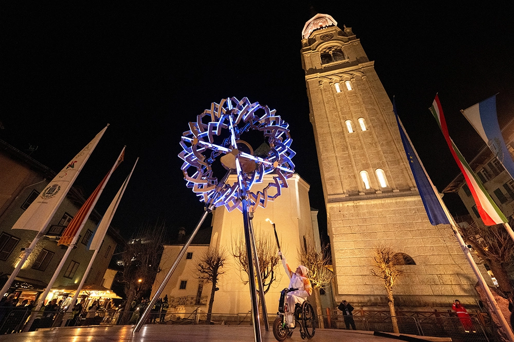 Франческа Порчеллато зажигает Олимпийский огонь