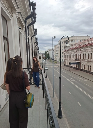 Из Малого зала можно выйти на балкон. Там тоже обещают играть спектакли.