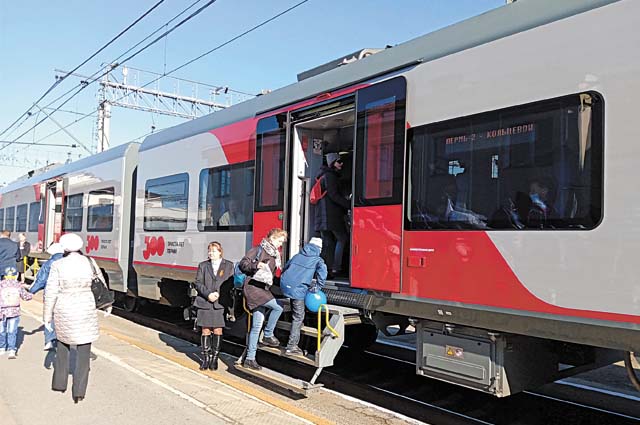 Возобновлению железнодорожного сообщения между станциями Пермь I и Пермь II жители очень обрадовались.