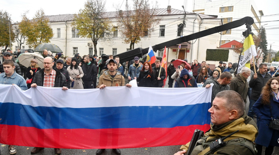 Возле областного Дома печати снимали протест демонстрантов у здания ГУВД Украины.