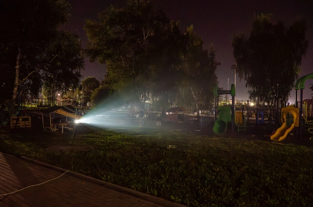 Ночь, улица, фонарь, Демидовы. В Бисерти художники создают историчный мурал