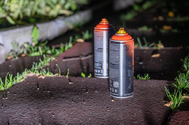 Ночь, улица, фонарь, Демидовы. В Бисерти художники создают историчный мурал