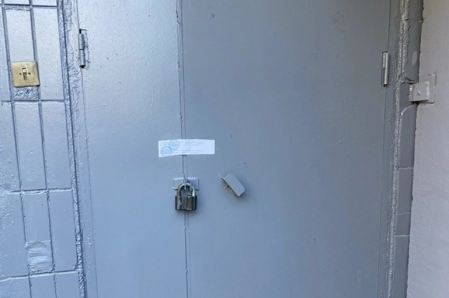 Отходы должны удаляться ежедневно с закрытым шибером, после чего камера и нижняя часть ствола с шибером подлежат очистке с использованием мыльно-содового раствора