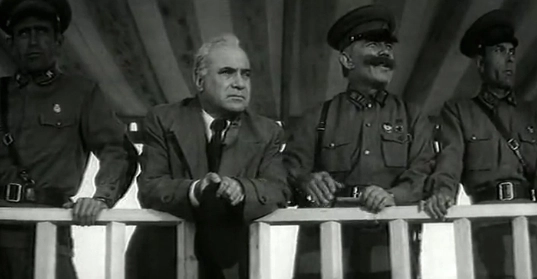 Пётр Любешкин (справа) в фильме «Один из нас», 1970 г