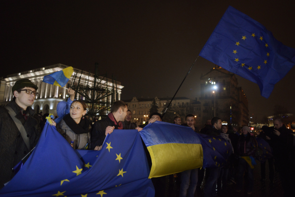 21.11.2013. Представители оппозиции на митинге за вступление Украины в Евросоюз на Майдане Независимости в Киеве