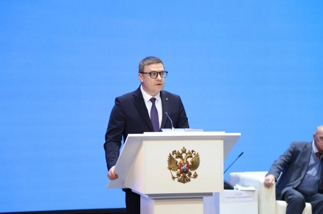 Алексей Текслер пообещал оказание помощи и поддержки семьям погибших и пострадавших при взрыве на заводе в Копейске.