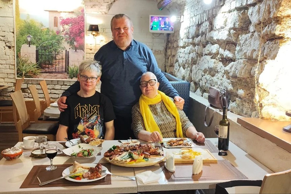 Ирина Москвичева с сыном и внуком.