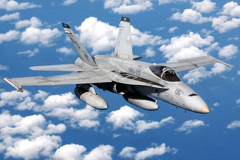 Истребитель FA-18 Hornet.