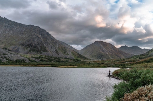 Поход в горы — это серьёзное испытание для организма и подойдёт не каждому любителю природы.
