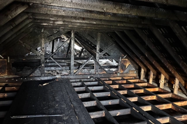 В квартире Натальи есть риск обрушения чердачных перекрытий.