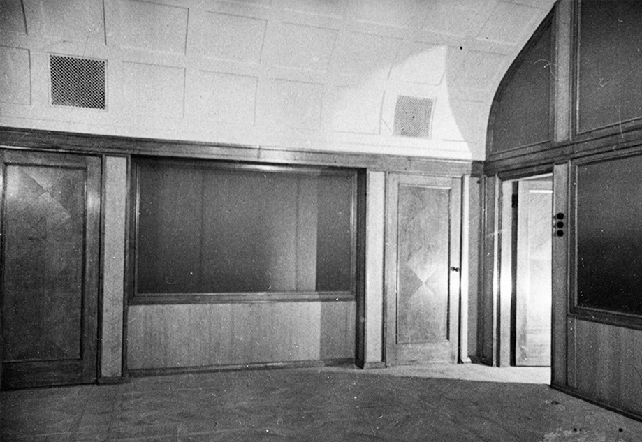 Кабинет Сталина в день приёмки. Ещё без мебели.