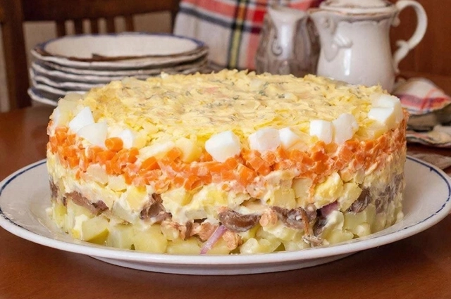 Популярный салат из детства.