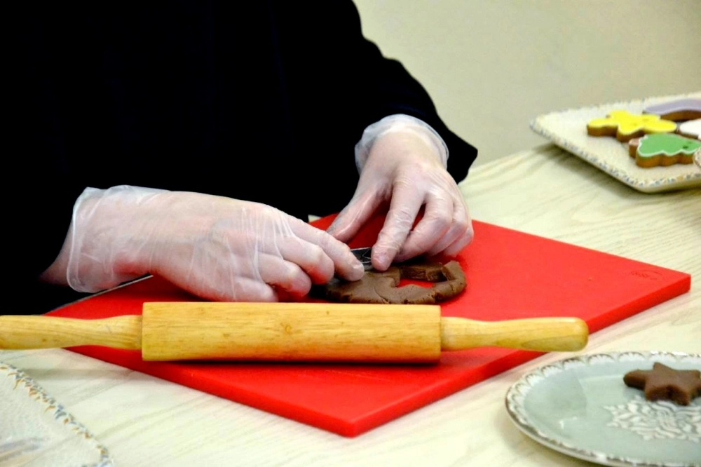 Для пряников можно сделать имбирное тесто по простому рецепту.