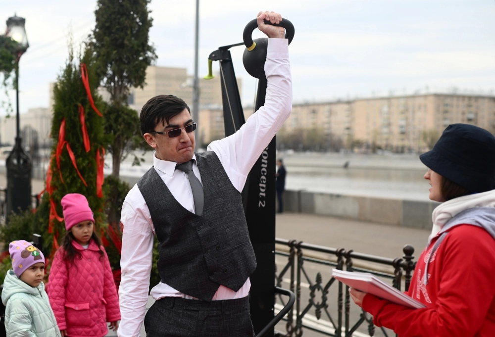 на всех окружных локациях любой желающий сможет побороться за звание самого сильного жителя своего района.