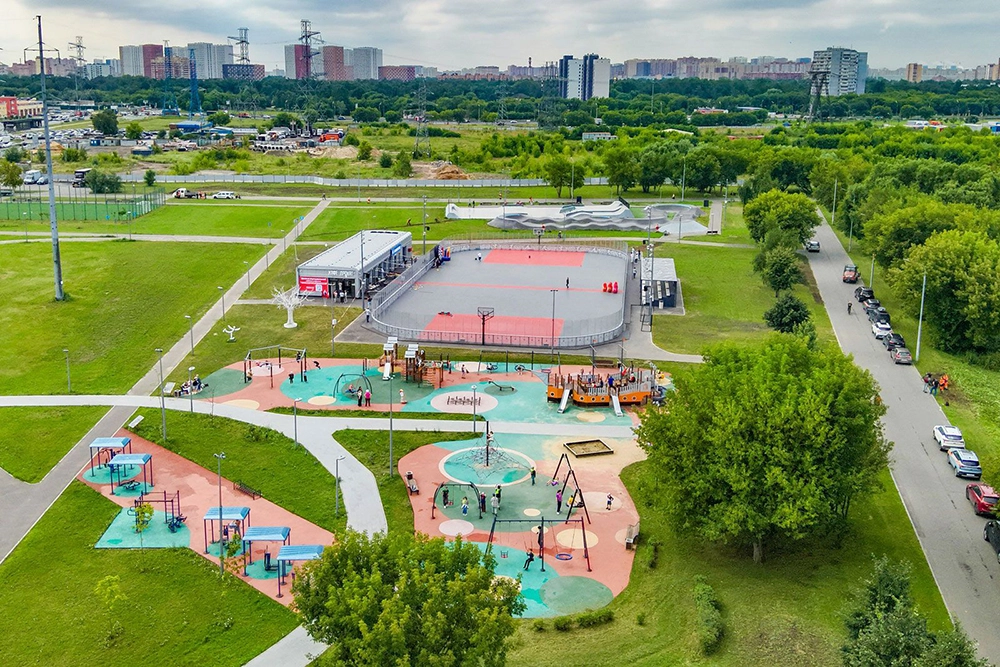 Круглогодичная спортивная площадка в районе Косино-Ухтомский.