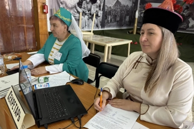На участке для голосования.
