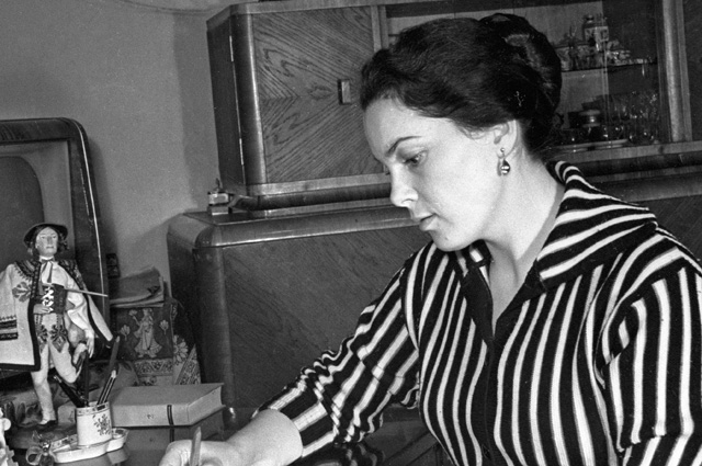 Элина Быстрицкая, 1950 год.