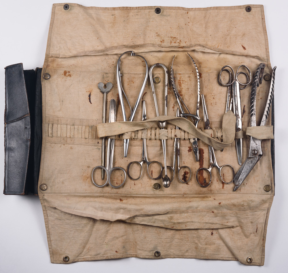 Хирургические инструменты 1940