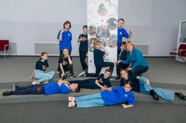 Команда Светланы Карскановой на награждении конкурса школьных экопроектов.