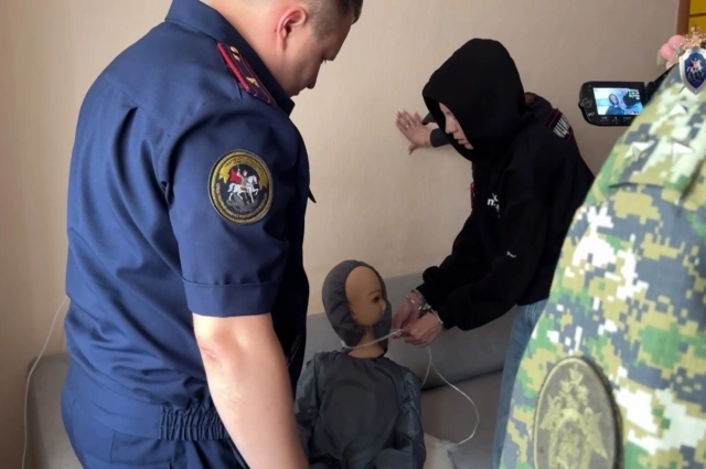 Во время следственного эксперимента Ирина Шатова показала, что сделала с сыном.
