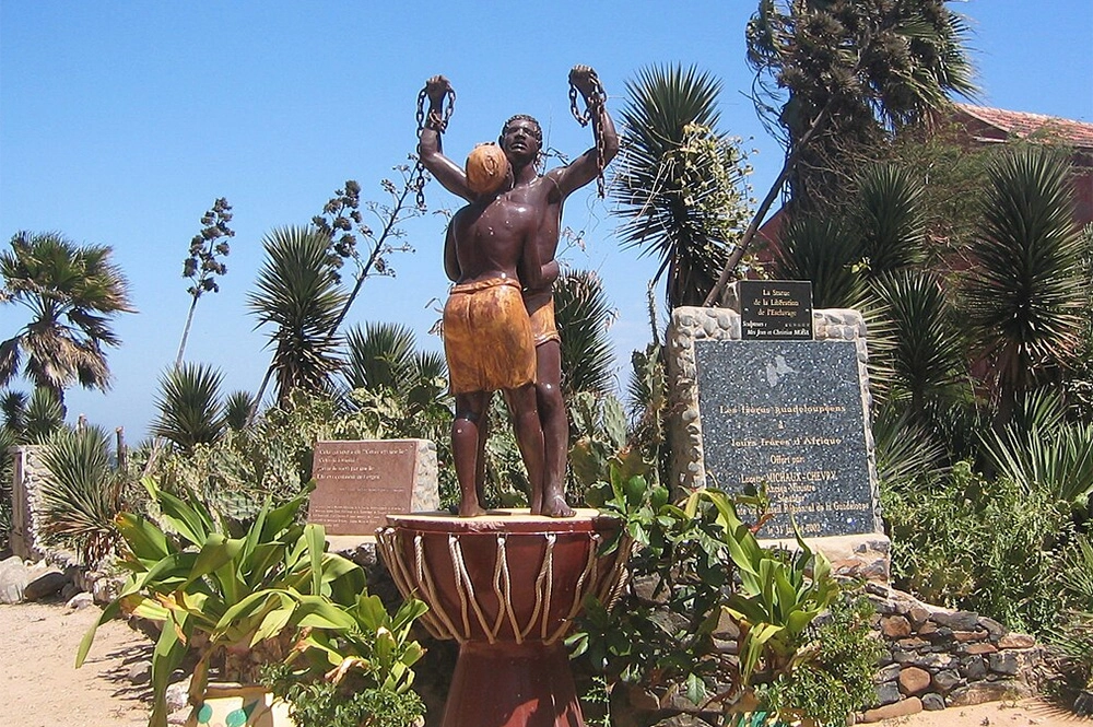 Мемориал угнанным в рабство сенегальцам на острове Горе.