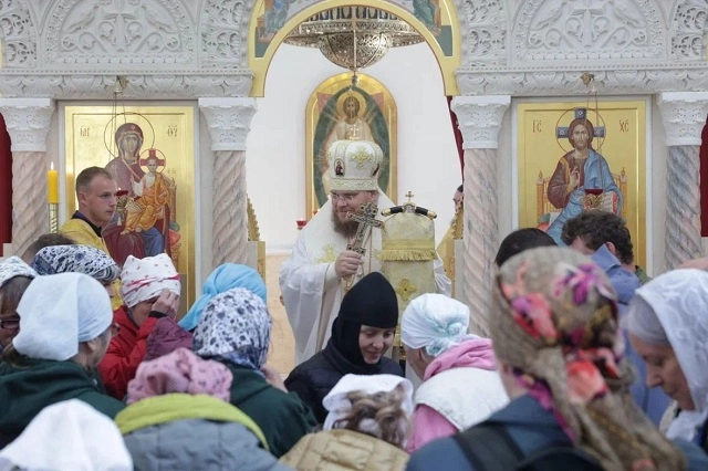 Уральцы вышли в Симеоновский крестный ход из Алапаевска
